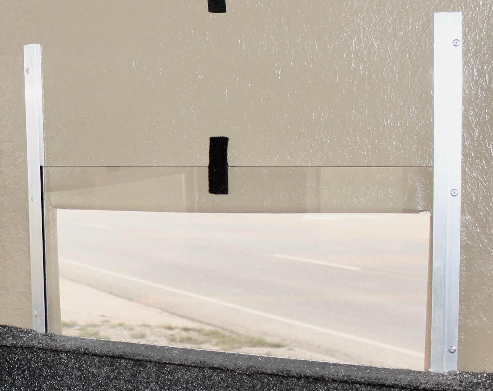 Vertical slider window