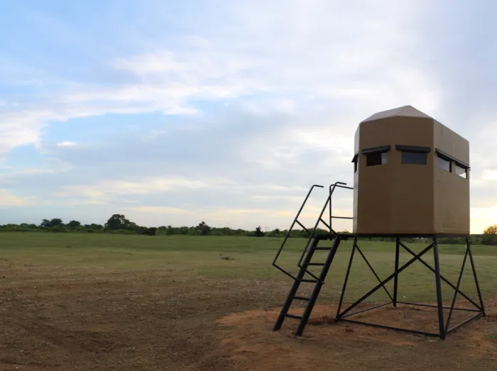 Tan 5x6 octagon blind