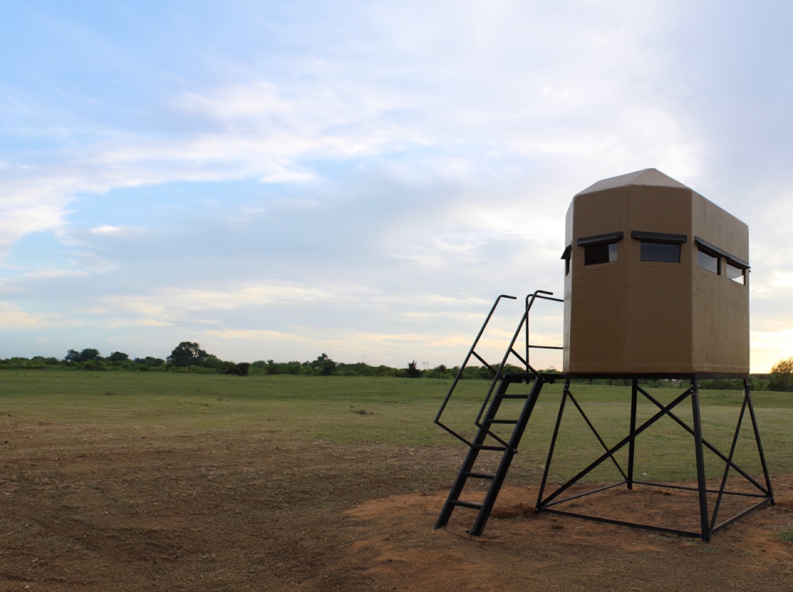 Tan 5x6 octagon blind